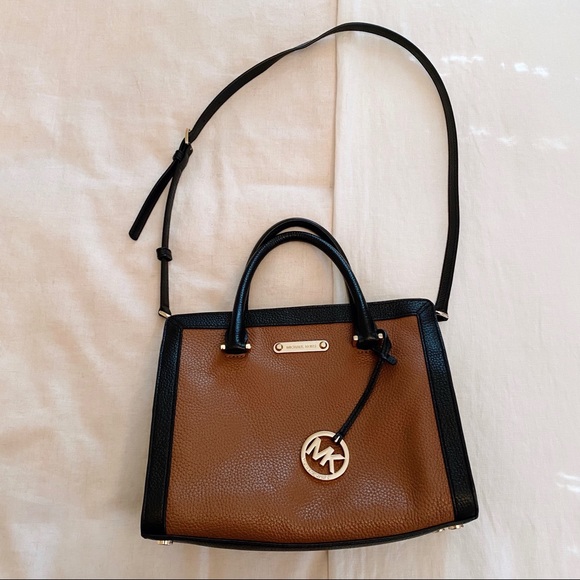 Michael Kors Handbag/Crossbody - Picture 2 of 4